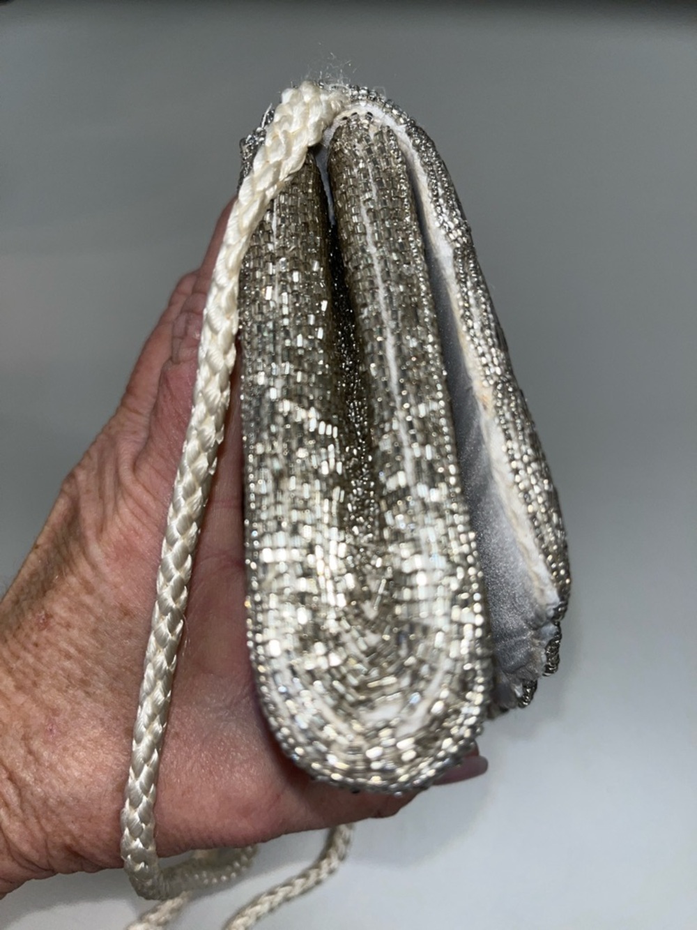 La Regale Silver Scallop Beaded Clutch / Shoulder Bag - Picture 11 of 16